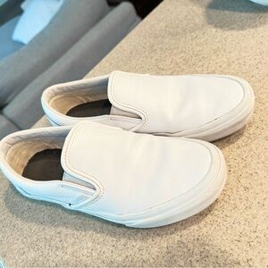 Vans Classic Slip-On white leather Tumble Shoes (True White)